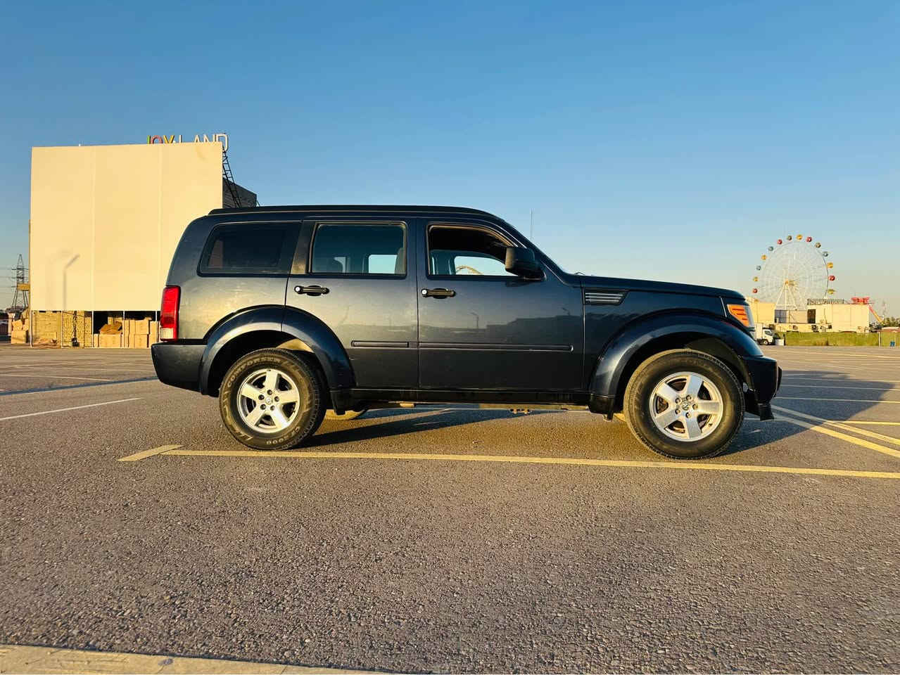 للبيع دوج نترو موديل 2008. ماشيه 92 
وارد امريكي صبغ قطعه وحده فقط بنيد بدون فتح بدون دواخل. 
رقم سليمانيه دولي تحول او وكاله حاضر. 
مكينه 6 سلندر 3700 مكينه جديده. 
كير اوتماتيك فول ويل. 
سياره كامله مابيها نقص كير مكينه جدد 
صدر خلفي امامي تخم تاير كله جديد
كهربائيات كلها شغاله مابيها لا جطل ولا شي كلها ع وضع شركه. 
سعر سياره 95 وبيها مجال. مكاني بغداد حي الجامعه. 
رقمي *********** بغداد, العراق
