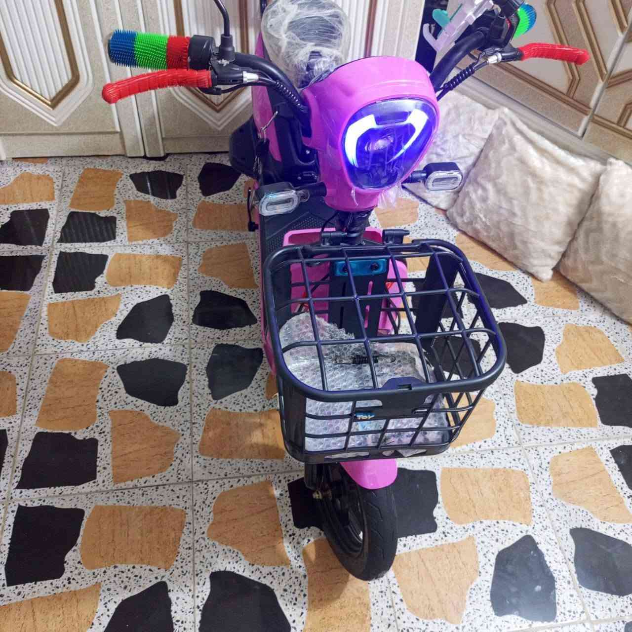 دراجه سعرها 325 وبيها مجال مكان ناصريه عداله بعضهم يم عمود 19 ***********
