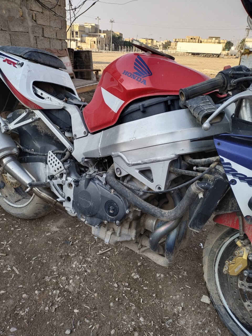 السلام عليكم دراجات للبيع مكلف بل نشر كاوسكي شاصي بواري عوزه بس مكينه وثانيه 929 مكفوله كفاله عامه يرادله ترتيب تصال على رقم *********** مكاني ميسان رحمه الواديكم لمو شراي لحمد تعبني ويكسر بسعرهن اسعارهن على خاص
