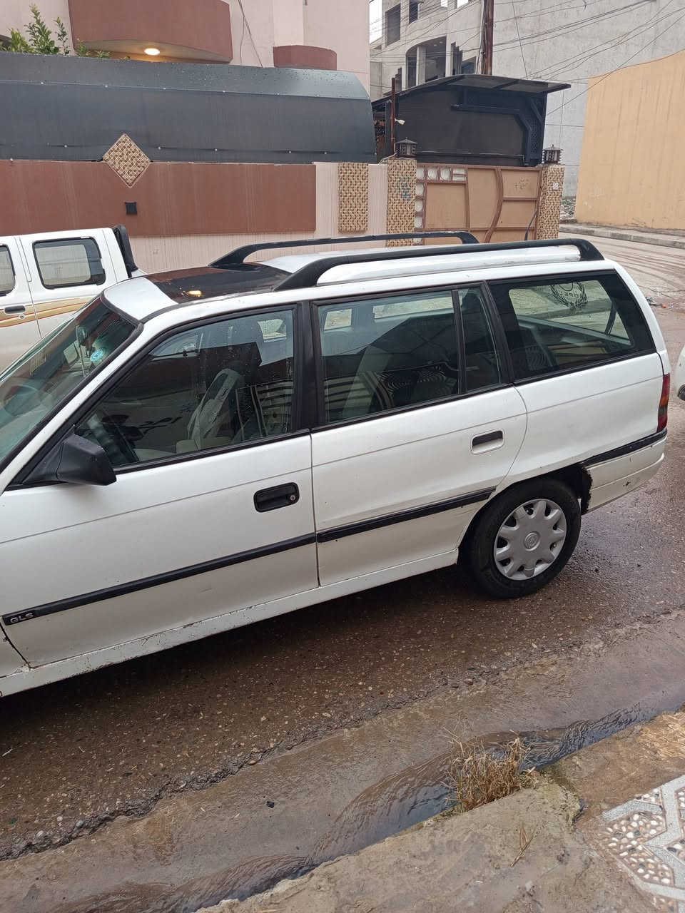 السلام عليكم اوبل استرا استيشن للبيع موديل 1993 حجم 1.8
محرك وكير شرط 
تحويل شرط 
للاستفسار *********** 
مكان موصل حي السماح 
السياره كما موضح في الصوره  
بس الشراي خلي يخبر رجا رجا 
والسعر على الخاص
