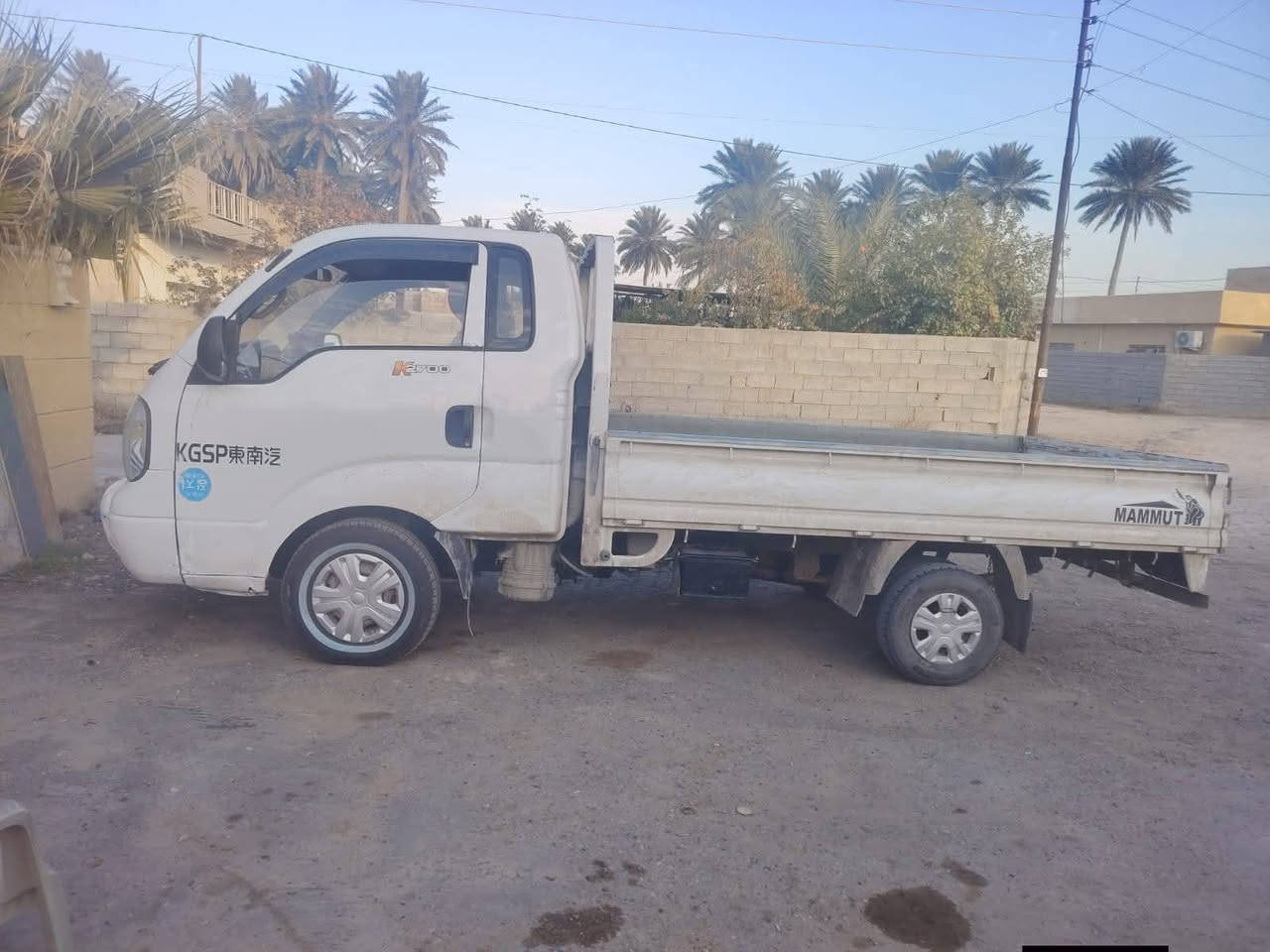 سلام عليكم كيا 2700 موديل 2006
رقم بغداد نكليزي 
تخم تاير
محرك مجفت جديد
صدر مجفت جديد
مدوشمه
مكاني أبو غريب
***********
