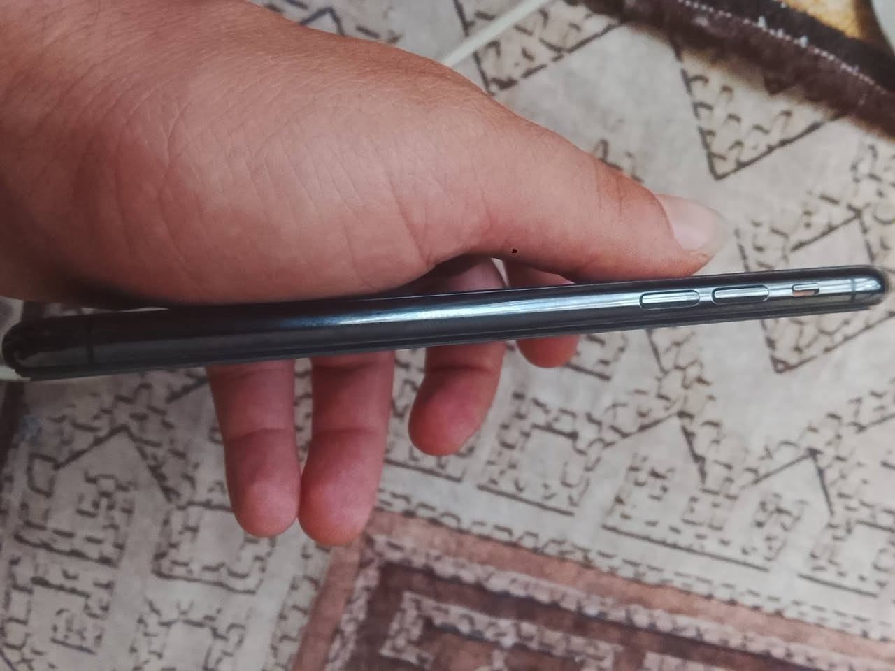 ايفون 11 برو ماكس ذاكره 256 نضيف تبديل فقط شاشه بلادي وبطاريه ***********
