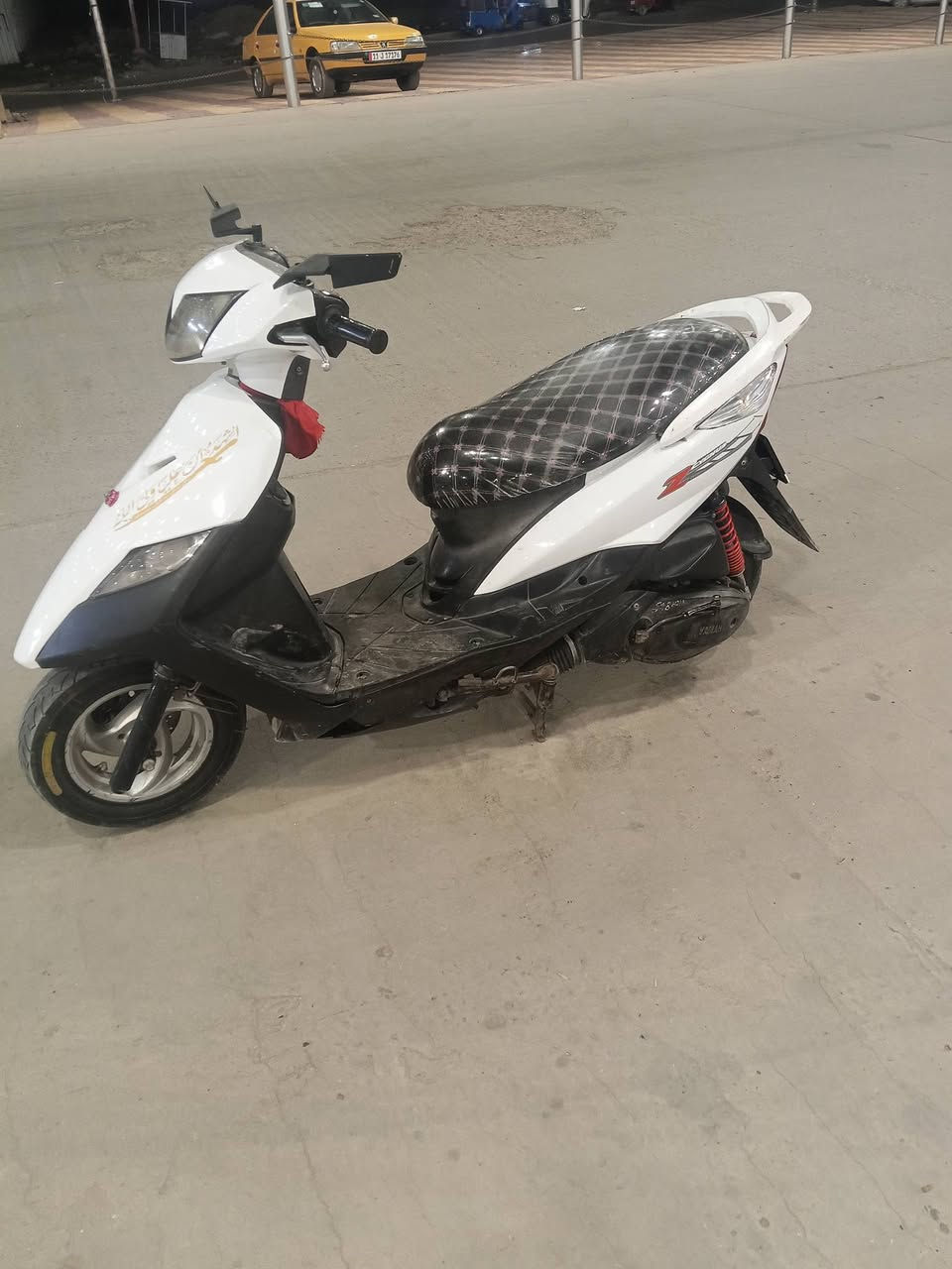 دراجه ماكس ثعلب نظيفة سلف هندر كهربائيات كلها شغاله مكينه ابلاديه  ناعمه شلعه قويه اوراقها كامله مكاني الشعب سعرها 375 التليفون ***********
