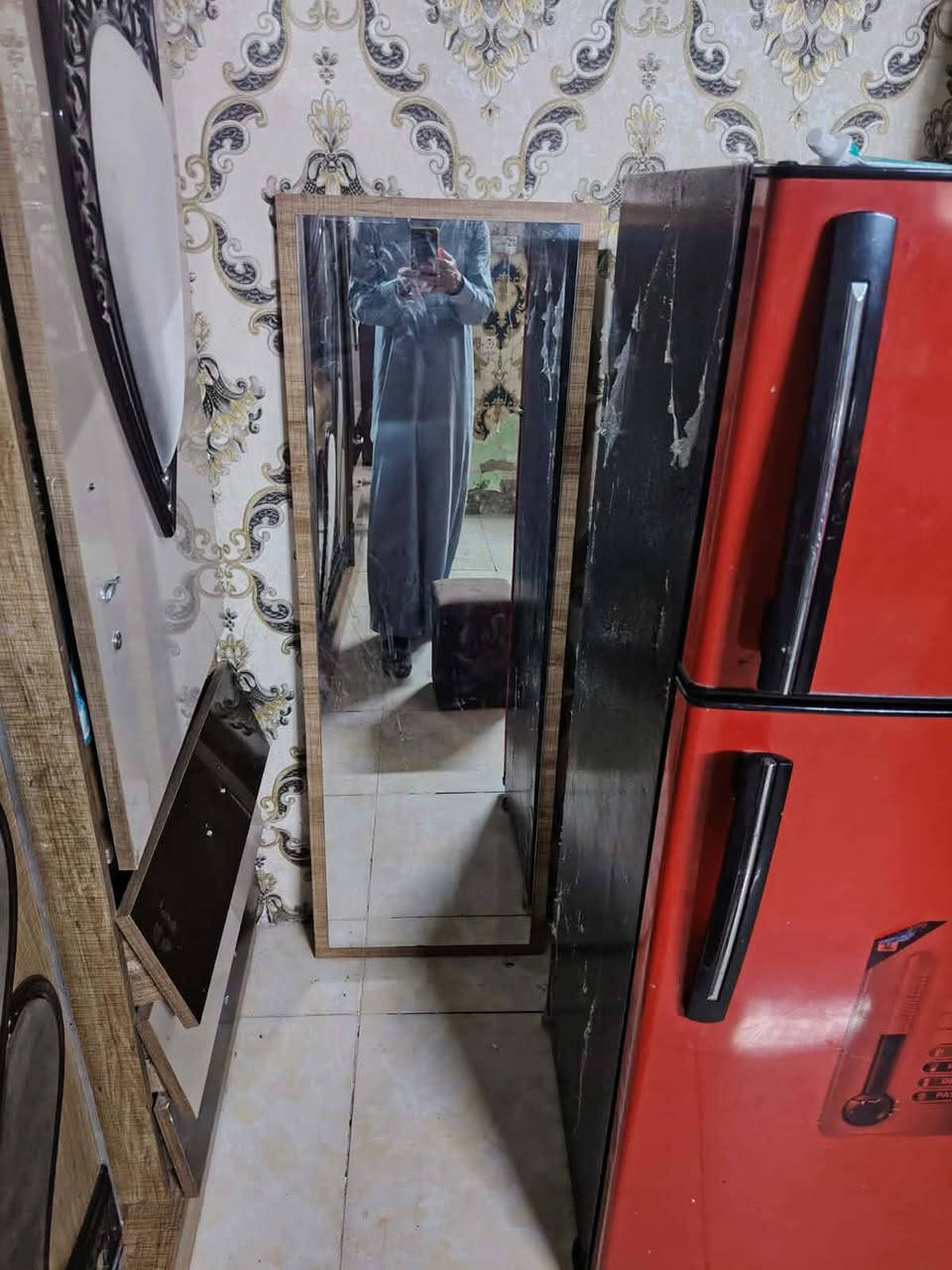 سلام عليكم غرفه نوم تركيه 11 قطعه مشدوده بس مره وحده نضيفه الغرفه او ما صار هواي من اخذتهه نقص بس يدات بس اي كسر ما بيهه ولا شخط أو الغرفه خشبهه يخبل أو ثكيله السعر 550 بيه مجال العنوان بغداد ابو غريب رقم الهاتف ***********
