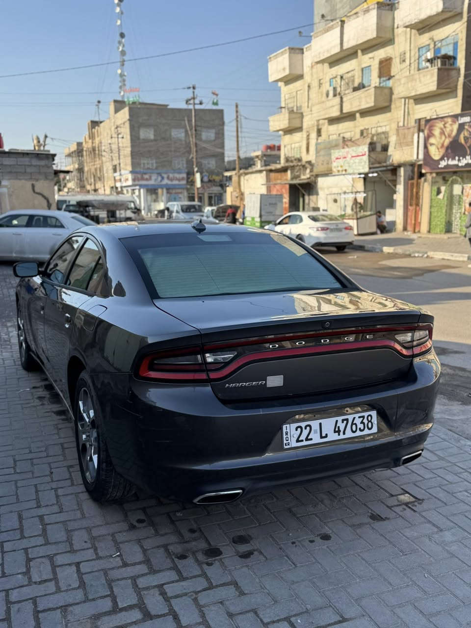 سلام عليكم جارجر 2017 
مكينه 3600  حادث من امريكا بنيد وجاملغ معدلات بارد شوف العين وبيها بارد بلحاف مال جاملغ الخلفي فقط بقيه السياره كفاله كير ومكينه خير من الله سياره نص فول حلوه وجاهزه 
سياره استعمال شخصي ما مشتغله خط ابد السياره ابسمي سنويه 
لل 2031 ولهزه نفس الشي رقمها اربيل 
سعر السياره 195 وبيها مجال قليل حك جيه الرقم
(***********) ابو عباس
