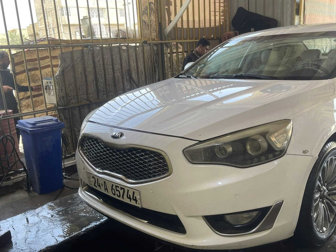 كادنزا  2015
#مراوس حسب القناعه 
سوناتا 14 فول اريد 
نص فول سياره حلوه ونضيفه 
بيها تلحيضات شويه 
كير مكينه مفتوحه خير من الله تراي للبصره 
تبريد ثلج جاهزه من كلشي 
ب اسمي مداور ثاني يوم 
***********
