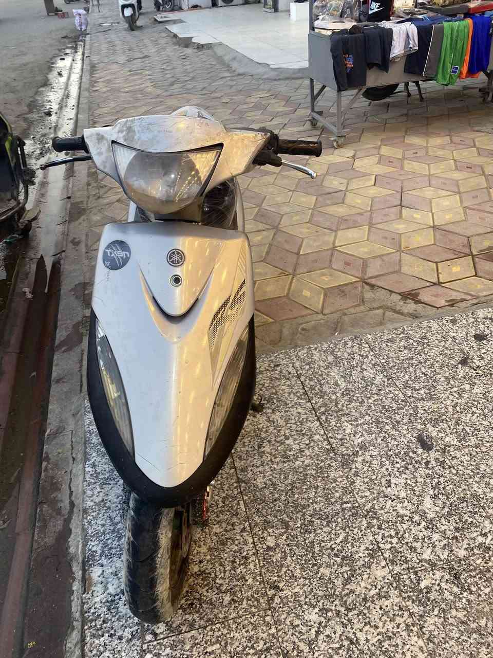 السلام عليكم ماكس نضيفه.  الدراجه. نقصها. لايت. ***********.  650. وبيها. مجال حك الجيه
