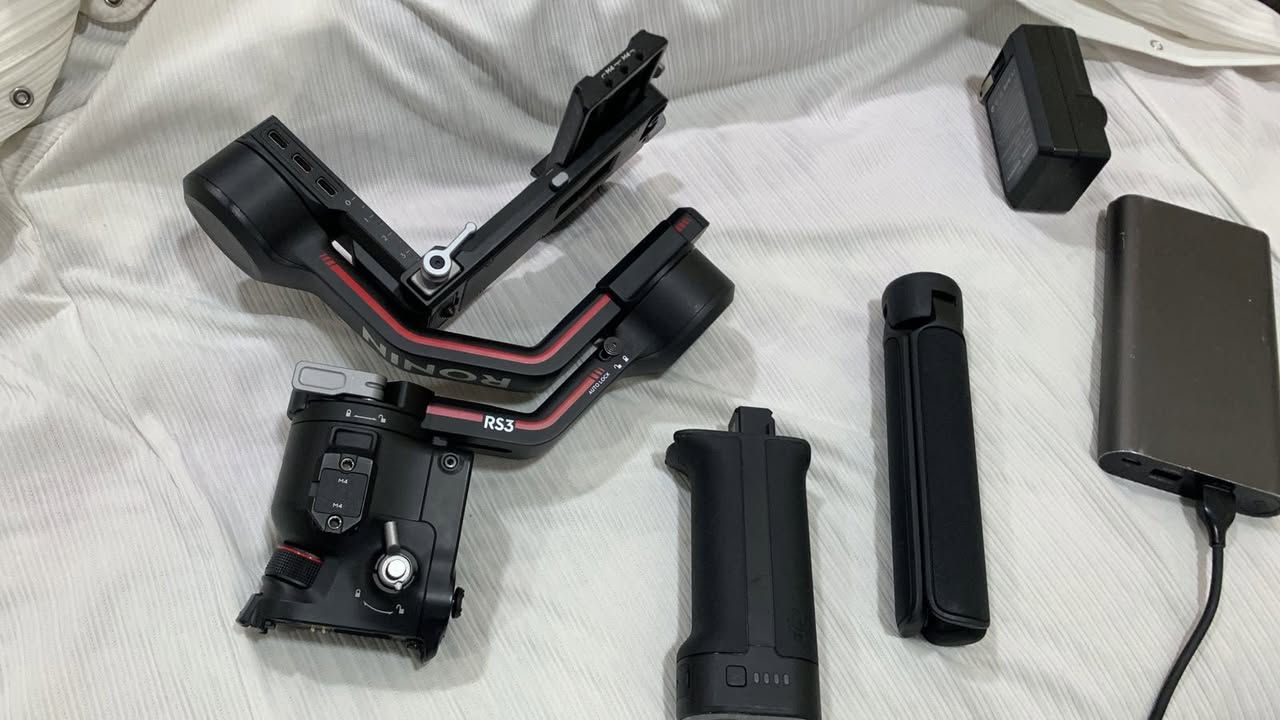 كاميرات ومعدات للبيع
• Sony Mark III شتر 3K
• Sony Mark II شتر 36K (نظيفة)
• عدسة 28–70
• عدسة Tamron 28–75
• Ronin RS4 + Ronin RS3
• نك مايك مزدوج احترافي
• ستاند هيدروليك
• جهاز دخان
• 4 بطاريات
• جنطة مدرعة
اتصل وتبشر ::***********
