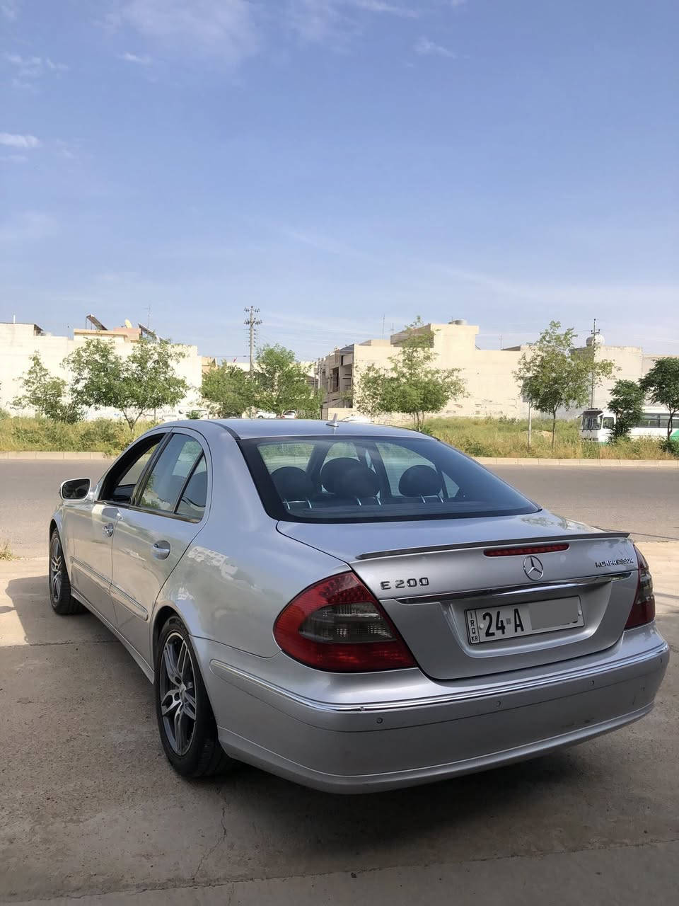 MERCEDES BENZ E200 Kompressor
مارسدس بنز افنكارد E200 kompressor 
موديل 2008 
كير محرك تبريد تدفئه كهربائيات كلها بشرط 
تخم تاير جديد صدر جديد داخل جلد و مخمل 
حساسات امامي خلفي شاشه بلاديه تحكم ستيرن 
تچوه قلاب كشن كهرباء تدفئه كشن 
مكفوله من الضربه والحادث والصبغ سياره عالبلاد 
هزه و سنويه جديده باسمي تحويل ثاني يوم 
سياره جاهزه بدون اي نقص 
مكان السياره اربيل 
*********** 
***********
