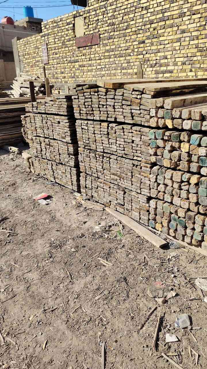 قالب خشب نظيف للبيع يدك 300 متر.
15 مكعب. سعر مناسب 
العنوان الحله ***********
