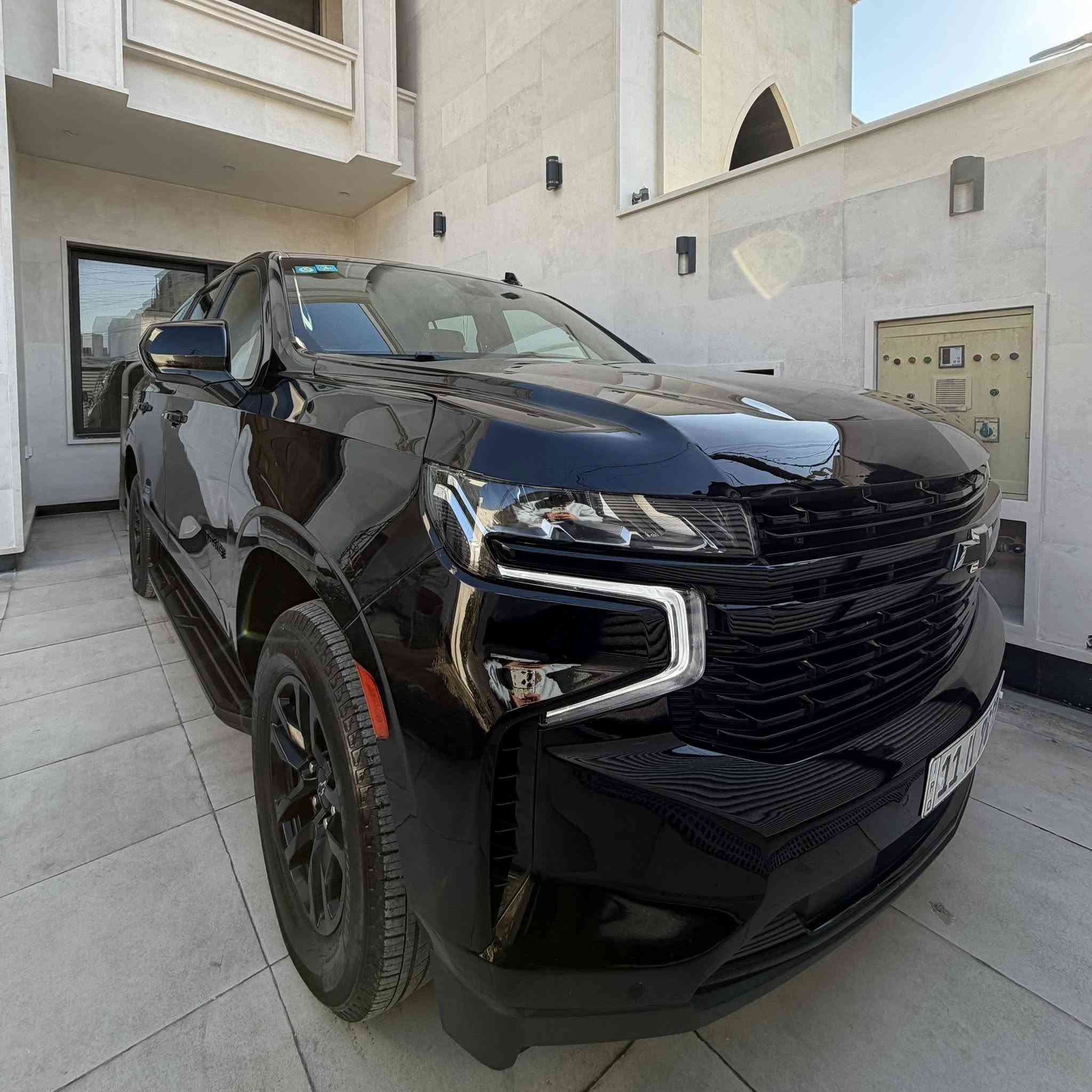 السلام عليكم
للبيع

‏CHVROIET TAHOE LS 2023 

السيارة خليجية استلام شركة المنصور ضمان
لون أسود 
على ايدي من الزيرو 
ماشية 41 ألف كيلو متر 
كانت مغلفة ppf من الزيرو  لاكن قبل شهر زلتة وعندي تصوير من ينزال وسويتلهة عناية بولش وحمام وواكس

مواصافات ls 
مقاعد امامية كهرباء
شاشة لمس
كامرة خلفية
بصمة
رادارات 
نقاط عمياء 
داتاشو تنبيه
حساسات امامي خلفي 
( بجم برايمر بلادي )

سيارة مسويهة بلاك ادشن تغليف مو صبغ 

مكفولة كفالة عامة بأستثناء تعديل pdr بحافة البنيد والجاملغ بدون صبغ بدون دواخل بدون ايرباك 
سيارة بدون ملاحظات مكفولة من الشخوط

محرك كير  مكفول من الفتح والتبديل والخلل 
حدادية كفالة

سيارة جديدة وبدون نقص 
مكان السيارة بغداد 
السعر 46,800$
للاستفسار *********** 📞
