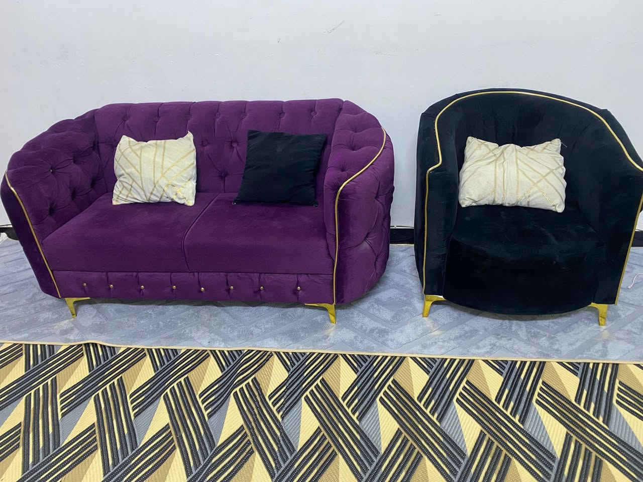 اثاث جدأ نضيف
تخم تركي 7 مقعد 
كرسي هزاز أصلي 
ميز طعام كراسي عاج والميز خشب أصلي 
طبله وسطيه تركي أصلي


**إذا كنت صاحب هذا الإعلان وتريد حذفه لأي سبب، رجاءا أرسل رسالة إلى الدعم الفني**