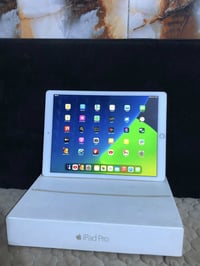 ايباد برو 12.9 • ١٢٨ جيجا • يدعم شريحة