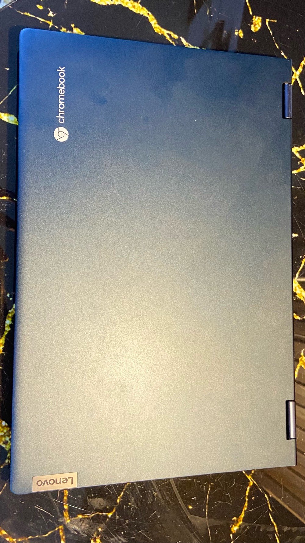 للبيع لابتوب Lenovo بحالة نظيفة جداً ومواصفات ممتازة للطلبة وللمهام المكتبية (Excel، تحليل بيانات، تصفح، وبرامج الأوفيس). الجهاز سريع وأداؤه مستقر.
المواصفات التقنية:
 المعالج: Intel Core i3-1115G4 (الجيل الحادي عشر) بسرعة 3.00 GHz.
 الذاكرة العشوائية (RAM): 8.00 GB.
 نظام التشغيل: Windows 64-bit.
 مميزات إضافية: الجهاز يدعم اللمس (Touch screen) ويدعم القلم (Pen support) مع 10 نقاط لمس، مما يجعله مرناً جداً في الاستخدام.

السعر: [ 350]
للتواصل والاستفسار، يرجى مراسلتي عبر الرسائل.
