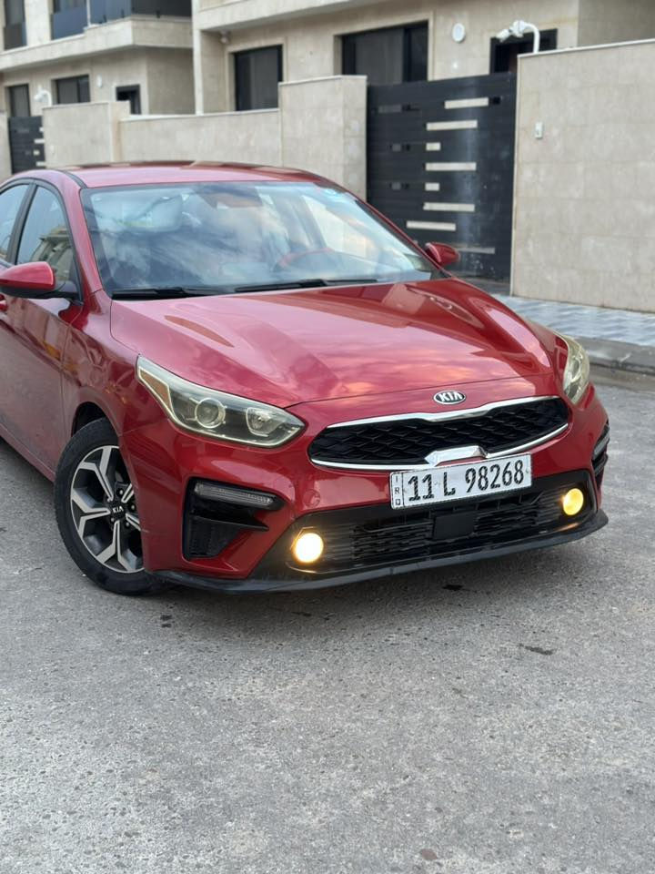 السلام عليكم ورحمة الله وبركاته 
للبيع فورتي ٢٠١٩ رقم بغداد
اللون احمر دم الغزال
السيارة ماشية ٨٧ الف فقط
كلش كلش كلش نظيفة وجديدة
مكينة دوش الفين 
وكير ATM گير ايتي مو سيفتي!
صدر جديد ماكو طسة
تبريد ثلج دهن ومي راديتر كله اصلي
داخل احمر دوشمة جديدة تايرات جدد 
الضرر قطعة وحدة فقط جاملغ ايمن مصبوغ باقي السيارة كفالة من الصبغ
ملاحظة السيارة كلش مداريها ادامتها كاملة حتى دسكات بريك جدد ومعتني بيها والصور جدد وواضحات 
السعر ١٣٠ ورقة وبيها مجال بسيط رجاءاً ماريد احد يقارنها ويا اي سيارة مهجومة وراكضة واهمشي الكير AT 
مكاني بغداد حي الحسين او الكرادة
***********
