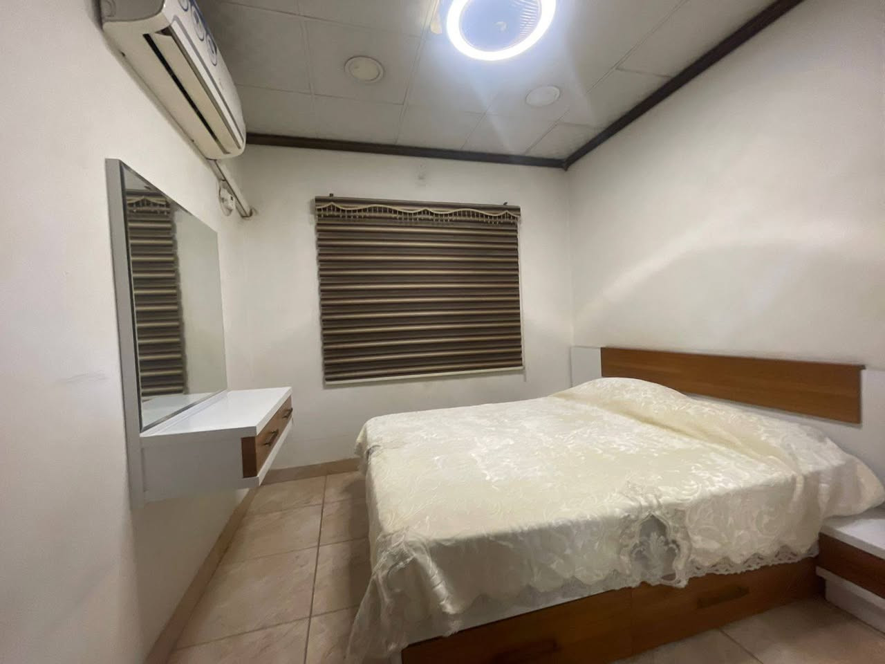 شقه 🏢للبيع في مجمع زهور🍁 بغداد  ( سريع 🛣محمد القاسم ) 80 متر طابق6 وبالمصعد  الخامس واصل منها المقدمه واقساط سنتين يعني 27 مليون💵 من اصل 116 السعر الكلي قسطها 470 الف 💸 مؤثثه بالكامل مع ديكورات السعر المطلوب 47 بيها مجال بسيط
‏‪***********‬‏ اتصل 🗣📲📞
مكلف بالنشر
