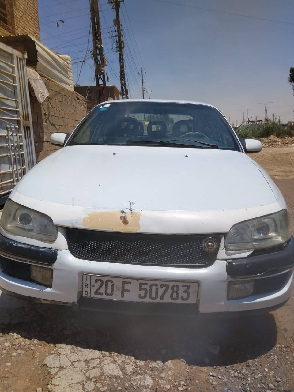 سلام عليكم وبل موديل 1995سيارة بلادية بدون صبغ بس بيهة طخات خفيفة ومثل ما واضح بل صور بل بنيد سيارة بسمنة تحويل ثاني يوم رقم نكليزي مكينة محورة 2000ونجي مجول 
سيارة ناعمة وحلوة سعر 35للنتصال ***********
