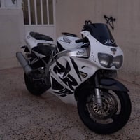 CBR 919 • محرك نضيف • أوراق كاملة