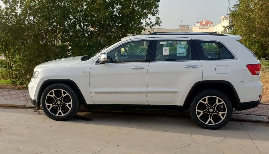 جيب 2013 خليجي limited فول للاخير بانوراما رقم سليمانيه الجديد
مواصفات: بانوراما تسخين مقاعد قطعتين تبريد مري شفط مري قلاب شاشه تشغيل عن بعد صندوق كهرباء تعتيم مرايات بصمه فتح وغلق الجنطه كهرباء 5 وضعيات قياده كشن السايق خزن كشنات كهرباء نضام منحدرات 
زراكات
كشنات جلد 

بيها صبغ نص جامرلغ وربع البنيد 

بدون دواخل بدون ايرباك

سعر 196


**إذا كنت صاحب هذا الإعلان وتريد حذفه لأي سبب، رجاءا أرسل رسالة إلى الدعم الفني**