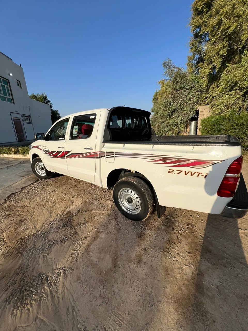 تيوتا هايلوكس سردار.  شاصي 12 گير اوتو كفاله عامه من كلشي رقم وهزه كله جديد رقم شمالي  السعر 215 بيه مجال ***********وتساب
