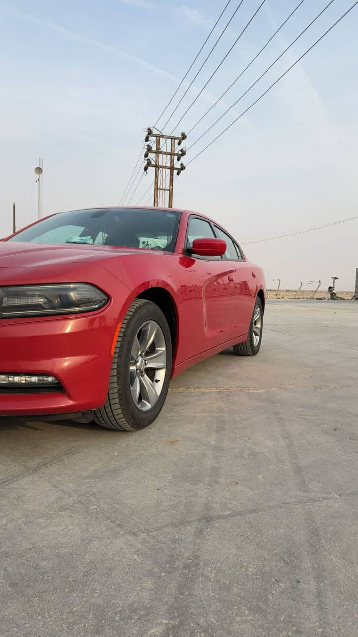 السلام عليكم للبيع جارجر موديل2016 كفاله عامه حتى من البارد كفاله تخم تاير جديد كير مكينه شرط جدد مواصفات SXT السعر 220وبيها مجال للاستفسار اكثر اتصل ***********مكان السيارة بغداد
