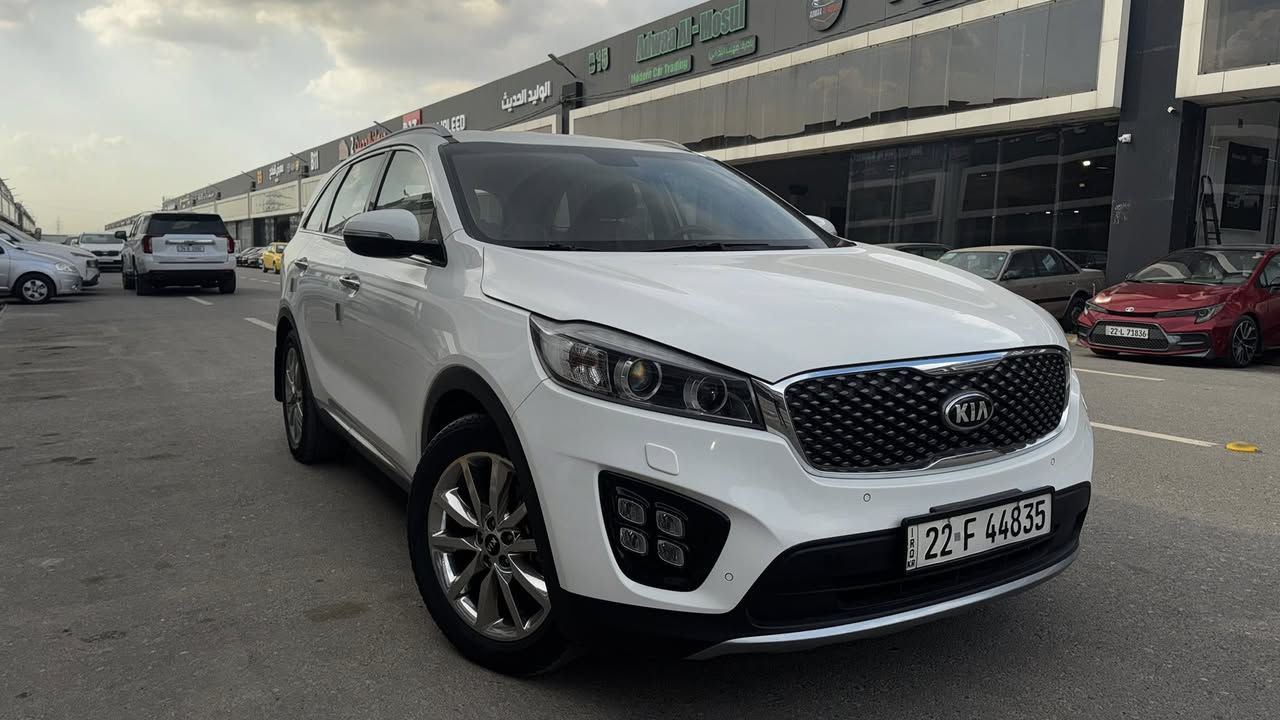 كيا سورينتو 2018 وارد خليجي
السياره بلا ضرر ومكفوله ماشيه 136 الف كيلو متر 
محرك 6 سلندر كير ومحرك شرط السياره فول مواصفات عدا البانورما 7 راكب 3 قطع تبريد صندوك شفط مرايا شفط ترحيب ذكي كشنات كهرب هيتر ترايها يخبل السياره جاهزه كلشي ماتصرف عليها باقي التفاصيل اتصل *********** متواجد واتساب 
السعر 232 بيها مجال
مكان السياره موصل المعارض الجديده
