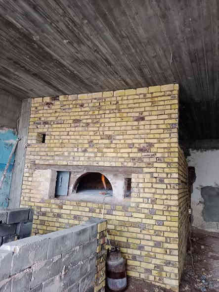 مقاولات هاني الكواز لبناء افران الصمون. ***********
⬅️هاني الكواز↔ لبناء افران الصمون وافران البيتزا  
✅ بناء الأفران بنواعها (تسليم مفتاح)
✅ تجهيز مواد ومعدات الأفران كامله
***********************************
✅ ملخص مواصفات الفرن الصمون 
1⃣ كرك ستاو كامل من اول صمون الى اخر صمونه 
2⃣ شرط حماوه الفرن متميزه بدون اصراف في الوقود 
3⃣ عكاده العركجين  بلفرشي مع طين ولملح (لمسات فنيه اصليه اي ارتفاع 80 سم! ) 
4⃣طابوك حراري تركي الزيتي الاصلي 
5⃣ قياسات الفرن صحيحه تساعد في استاو الصمون من اول صمون الئ اخر صمونه 
6⃣*الوجه شيلمان ثقل من اجل زياده القوه الفرن
7⃣ باب الفرن من الوزن الثقيل (ذمه)*-متانه وتحصين الحراره. 
8⃣ مده العمل ثلاثه ايام
يوجود لدينا كوادر مختصه في عمل الافران 
9⃣ ضمان الكوره 30 سنه 
             نعمل في جميع محافظات العراق 
⬅️وبأنسب الاسعار ➡️
للاتصال *********** هاني الكواز 📲
