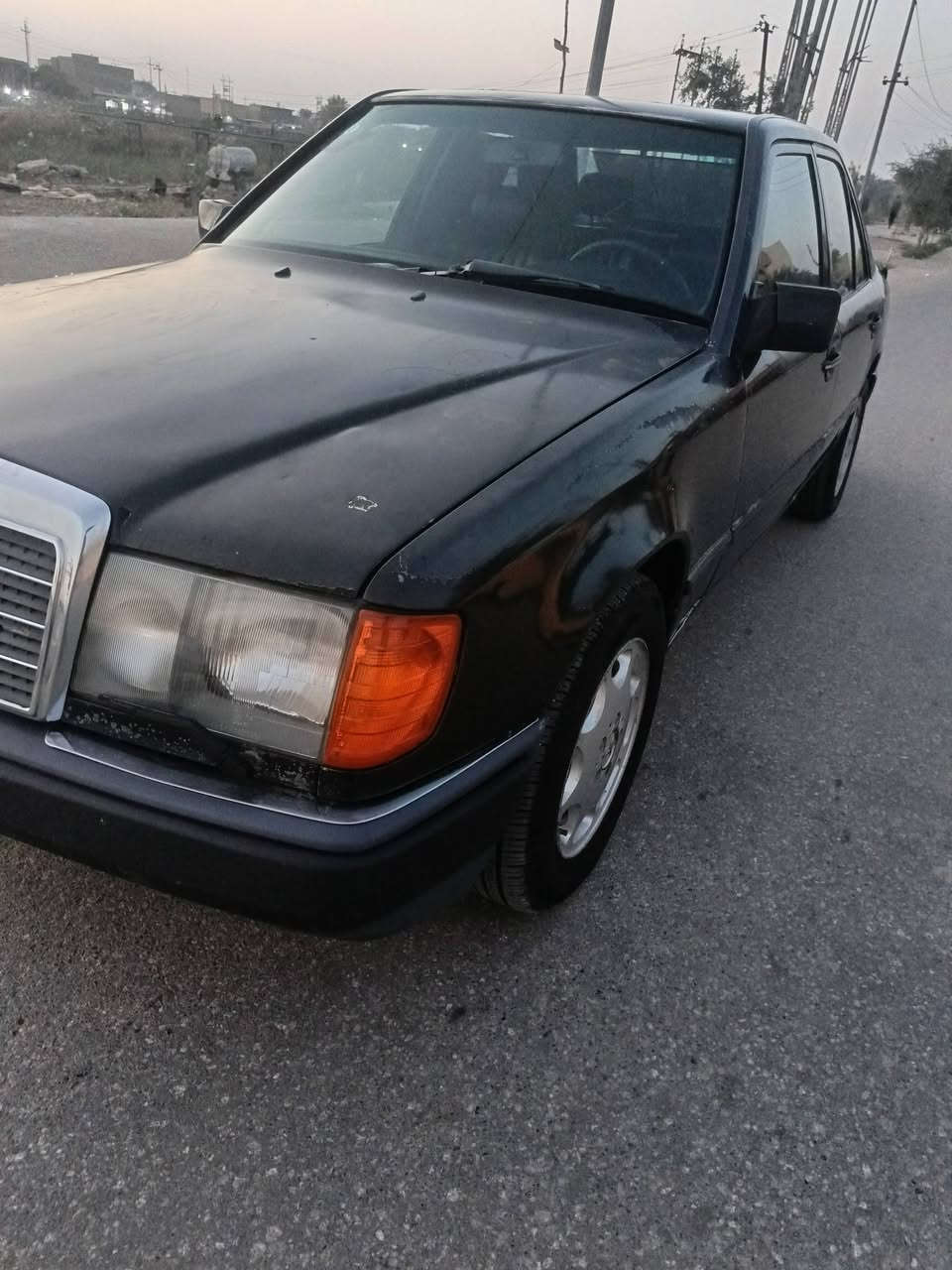 اخوان اقر المنشور ل الاخير قبل لا تتصل او تراسل
مارسدس دب موديل ٩٠ بسمي سنويته تسقط ل ٢٩ رقم بغداد مشروع وطني
قواعد دبلات سليمات ولا قطره لحيم مكفوله من الكص والضربه 
السياره غرفه جديده مشدوده كامله مع ابسط التفاصيل مع عوازل صوت وحراره 
كهرباء عامه شغاله 
حداديه امامي وخلفي جديده
تخم تاير  جديد
كامره بك مع شاشه 
دعاميه امامي جديده مع نيكل 
مكينه وكير ثنين ونص ديكو
اكسل مطابق  بالكارتون  لا تنقيص ولا تبخير 
ترايك من بغداد للبصره 
السياره ناقصه صبغ عام جارده ودعاميه خلفيه  فقط 
مكانه ذي قار / قضاء الرفاعي 
***********
السياره احلى من الصور بعد
سعره ٦٠ وبيه مجال بسيط حك الجيه
