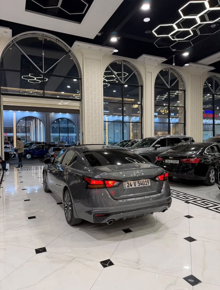 السلام عليكم 
للبيع نيسان التيما نفطي 2023 SV اسبيشل 
موصفات فول فول عدا كشن جلد و خمس كاميرات 
محرك 2500
ماشي39 الف ميل 
صبغ بولند بدون دواخل و بدون ارباك شرط 
و بيها جاملغ كلير أمريكي و شبرين بدوسه 
بيها بقصه و فطر بل شاصي كلش صغير 
سياره بدون تعديل بارد شرط 
سياره بدون شخوط و رصعات و بقصات 
سياره مرقم دهوك ترقيم جديد 
سياره تحويل وكاله غرامات شرط 
ملاحظة صوار حادث موجوده في المنشور 

السعر 157 ورقه ومجال 
اي استفسار عن سيارة خاص مفتوح 
اخوكم ديار ابو عمر 
*********** واتساب فقط للتواصل 
***********
عنوان إربيل معارض السيارات
