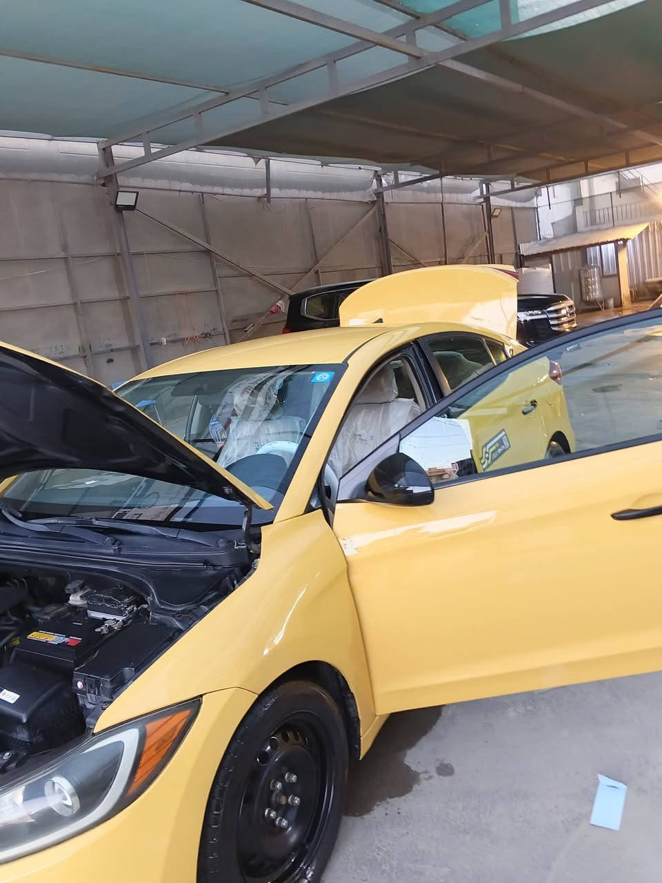 السلام عليكم من رخصة الادمن النترا 2017 سيارة جديده بمعنى الكلمه خير من الله الله شاهد مناقصهة اي شي تخم تاير ويل جدد بالكارتون منضومة بانزين جديده من نوزل وبلك ومجول داخل مدوشم كله جنطه بالكارتزن السيارة حادثهة كلش حلو جاملغ ايمن وكفة الباب مال الصدر بدون دواخل ايرباك بس مال تكمه مال باب غيرهة مكفول السياره مال جناي للاستفسار اتصل واني خادم السعر خاص 
***********
***********ابو مصطفى واني خادم
