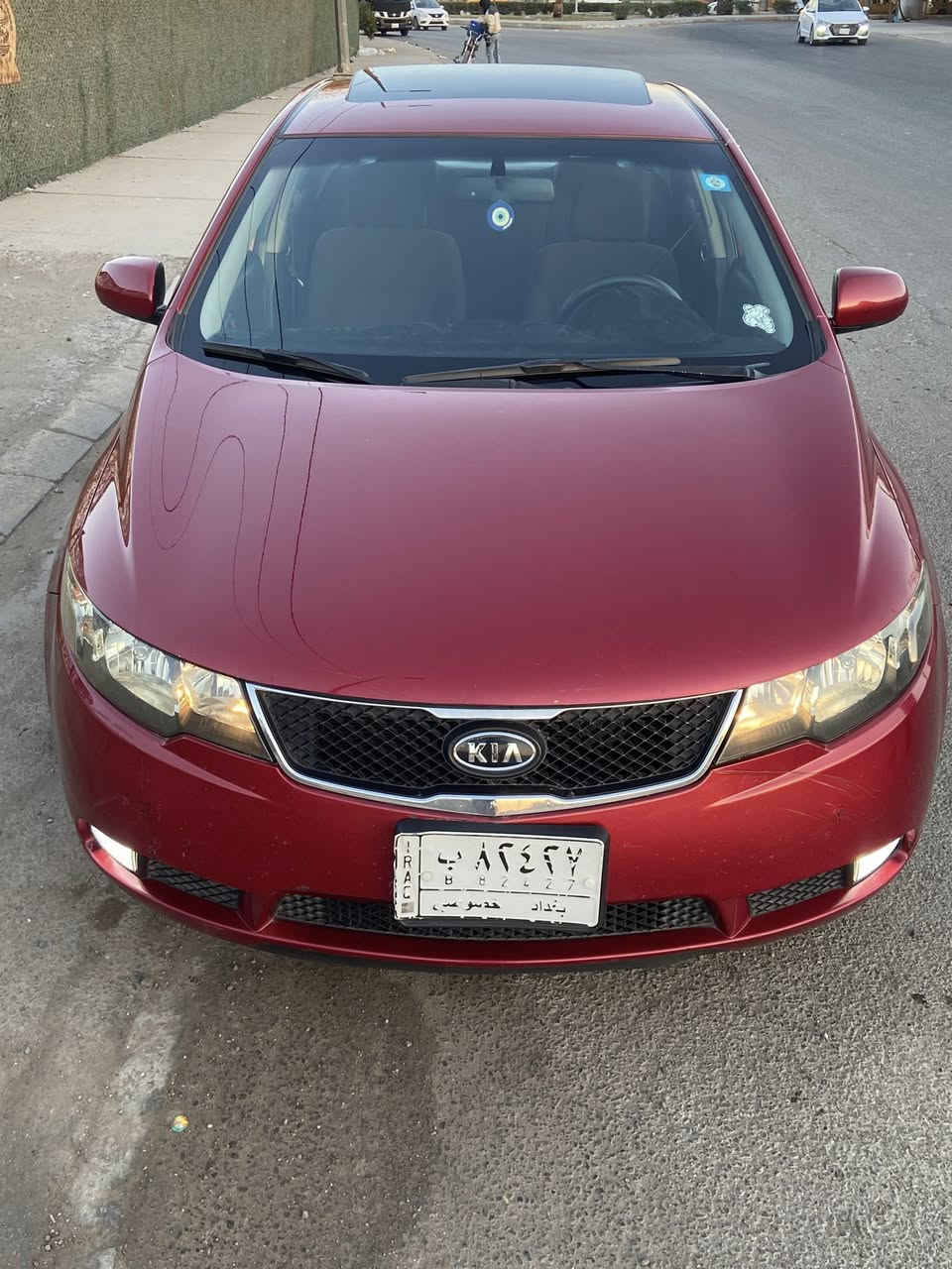 السلام عليكم سيراتو موديل  2010 فتحه داخل قرميدي فول ما عده البصمه   لسياره كلش حلوه مابيها نقص جاهزه حداديه تايرات جديد بيها تبديل بابتين اماميه قبغ جنطه بلادي فقط بارد باب الخلفي الايمن مكاني بغداد السعر100وبيها مجال بصيط  *********** اتصل وتامر امر
