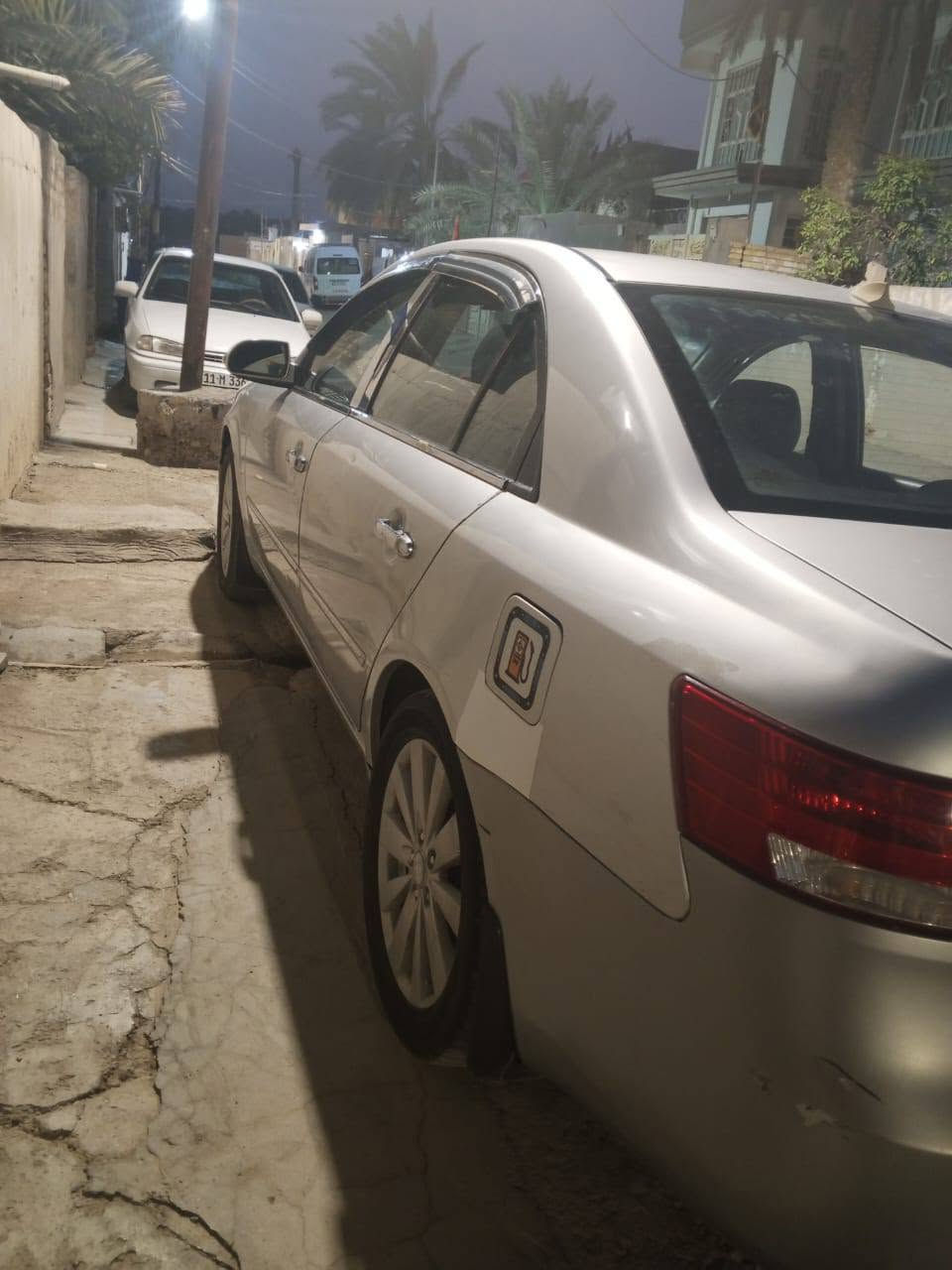 السلام عليكم سوناتا موديل 2009 كوري محرك 2000 بيها صبغ جامرلغ خلف السائق وباب خلف السائق تبديل لأن اندحجت وبدلناها وبيها شخوط بسيطة السيارة جاهزة السعر 90 ورقة وبيها مجال قليل جدا مكان السيارة ديالى منصورية الشط هاتف ***********او*********** اتصل وتدلل
