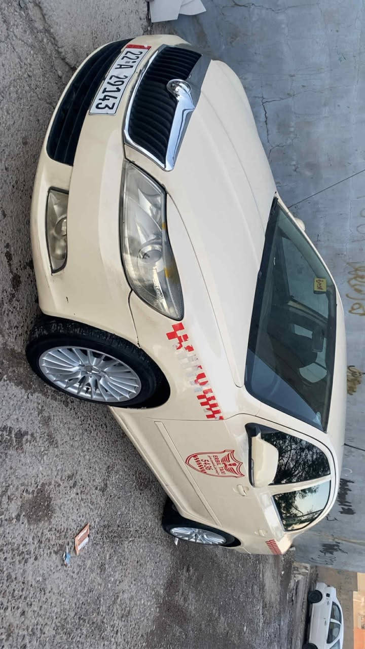 سکۆدا ٢٠١٣ تۆماتیک ، گێڕ و مەکینە بەشەرت پشت و پێشی کەپس  هەمو شتی نوێیە بەناوی خۆمە ئایپات ویل ماسلیس غازو بەنزین١١٤ محامەلە***********
