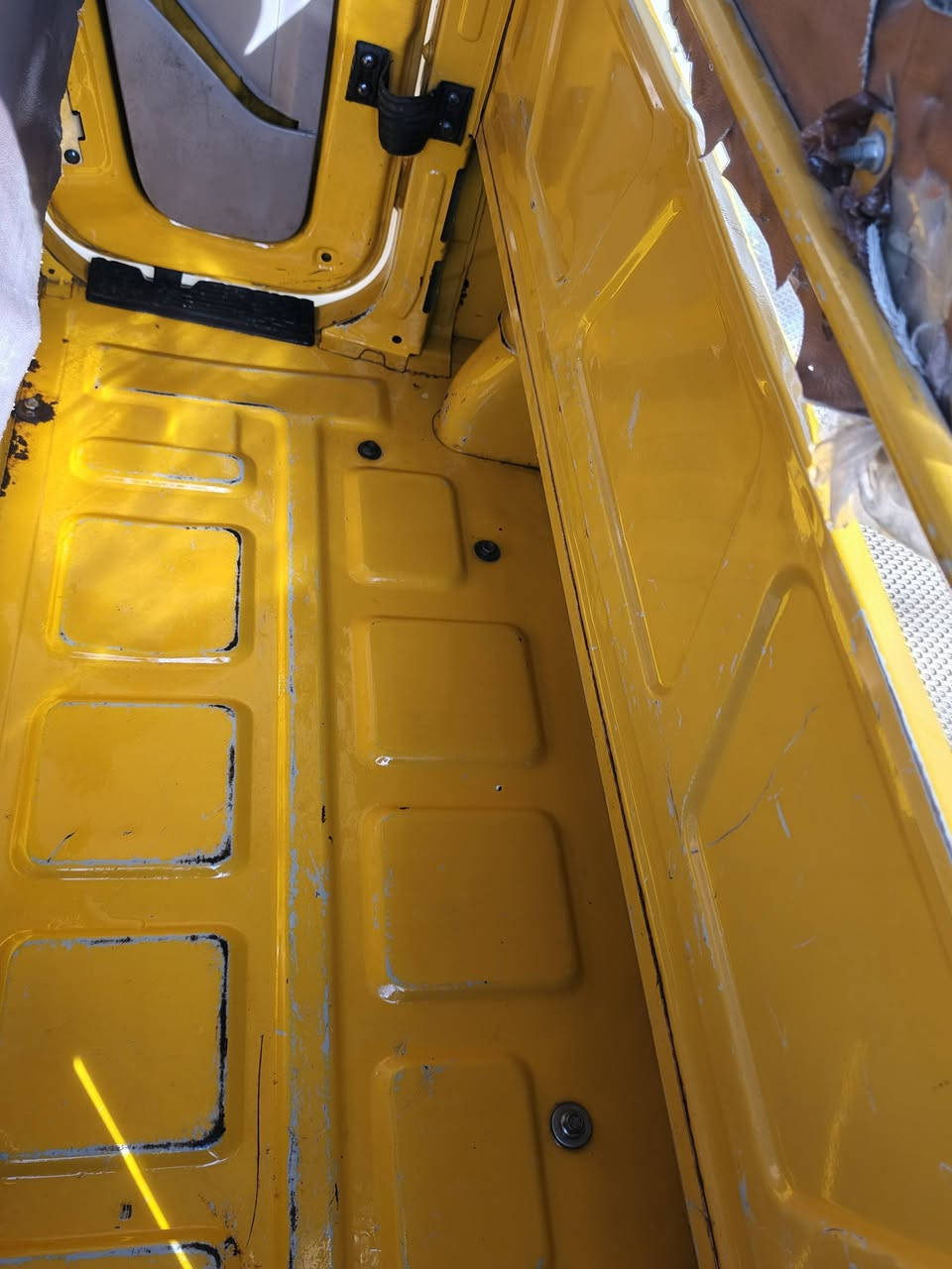 السلام عليكم تكتك بلاديه بيه صبغ بس الصفحه فقط بدون رقم بغداد تحويل ثاني يوم ضربه كلها بلاديه مكاني بغداد الشعب السعر6400 وبيه مجال للطيببن رقم الهاتف***********
