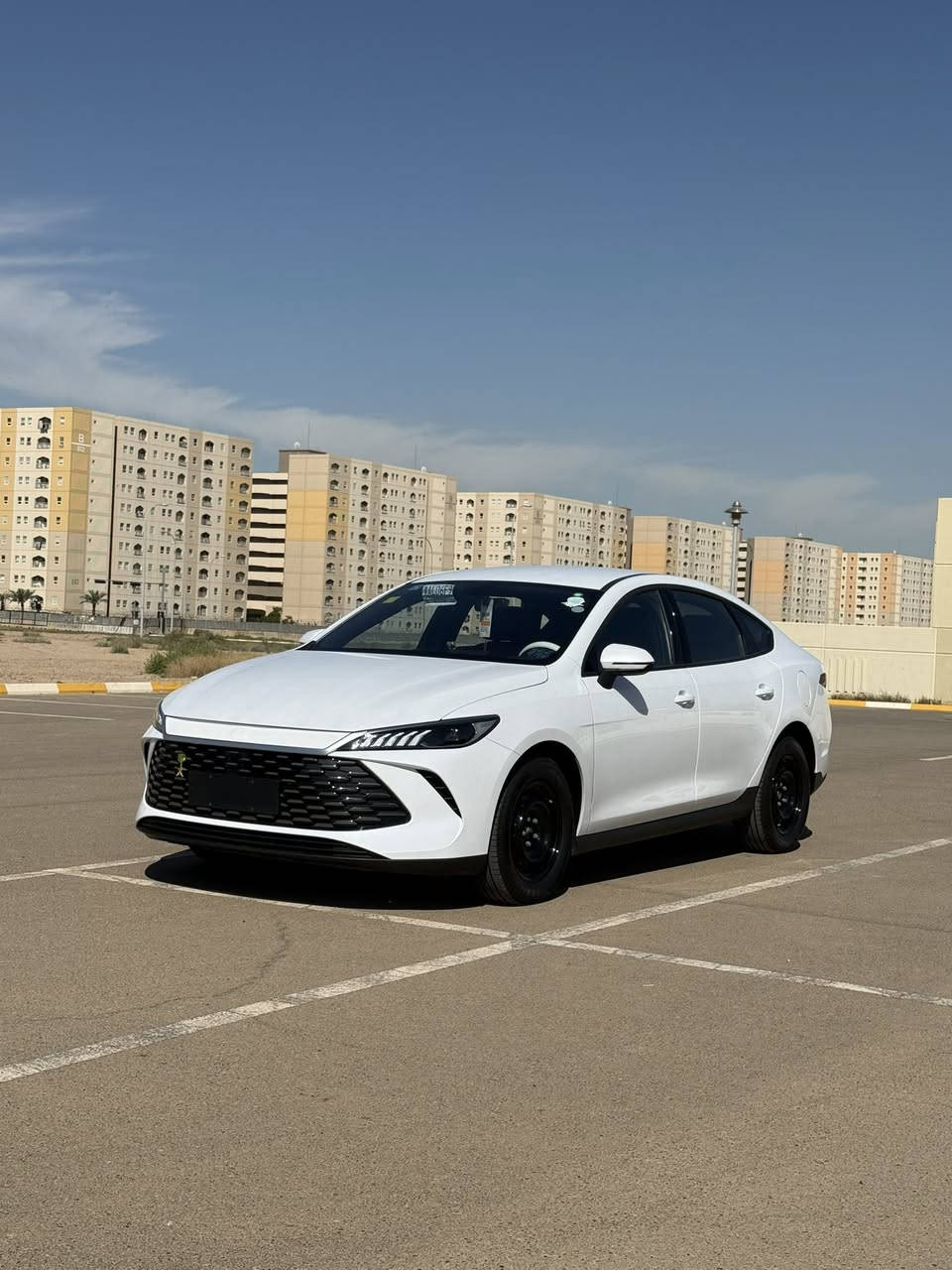 BYD كن پلاس 2025
اللون أبيض للبيع 
المواصفات :- 
-داخل أحمر 
-كشنات جلد 
-شاشة لمس 
-اوتو هولد 
-أشاير مري جانبية 
-ويل حجم 16 
-وبعد بيها مواصفات ومعروفة مواصفاتها
ممشى السيارة الكلي.         11،000 
مكفولة كفالة عامة ، 
رقم السيارة بغداد تحويل مباشر 
للبيع بسعر 18،800 وبيها مجال للأستفسار أكثر خاص او الاتصال : 
*********** واتساب 
*********** اتصال فقط
