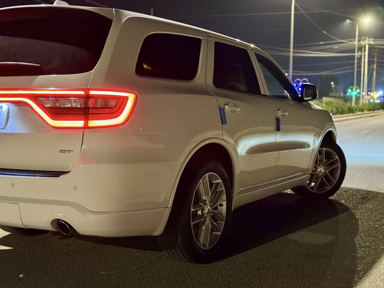 نوع السياره - دوج دورنگو -Dodge Durango 🚙
الموديل - 2022 / Mode -2022 🕴️
بدوم رقم ———
الفئه - GT. PLUS 🧾
نوع الدفع -  Axel back 🔙 دفع خلفي
الاستيراد - America🇺🇸
حجم المحرك - 3600c
عدد الركاب - 7 راكب 💺
# المواصفات 
-رادار امامي 
-رادار خلفي 
-رادار جانبي 
-حساس خلفي امامي 
-صندوك جنطه شفط 
-تحكم مقود جهتين 
-كشن ذاكره .ميموري 
-كشن جلد مخمل 
-كشن تبرد + تدفئه 
-تحديد مسار 
-تحكم وضعيات كشن 
-عدد انظمة القياده 4 
-اشاير مري جانبي 
-نقطه عمياء تحذير 
-كامره دوار 
-شاشه كبير 
-توقف ذاتي 
* بدون تبديل بدون ارباك 
#السعر 267$ وبيها مجال
للاستفسار ***********
