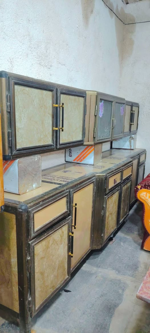 غراض مستخدمه وجديد وبأسعار مناسبة العنوان البدير
***********
***********
***********
