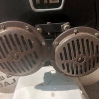 بوش ايراني محور يم فاضل بوش كامل هوه وراسطه اي خلل مبي دكته حلوه وناعم...