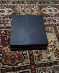 بلي 4فات مستعمل نصف ترا ملحقاته: قرصين جي تي اي بيها خريطه وقرص ذا كرو...