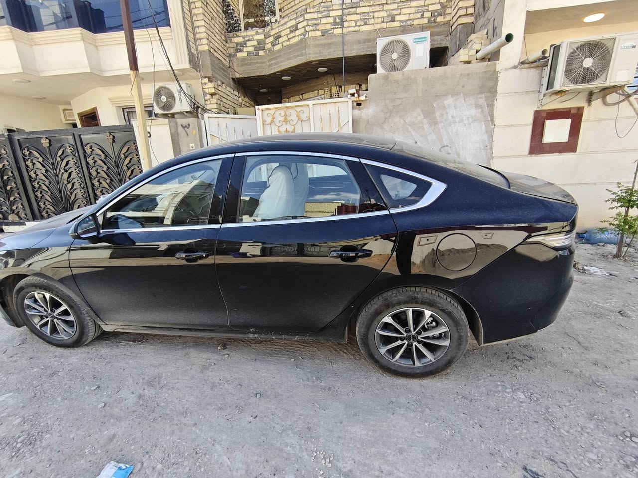 ديستروير ماشيه 15 الف بيه ضربه  بقبق لصندوق لخلفي قفله 17و600
***********
