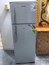 ثلاجة • وسط