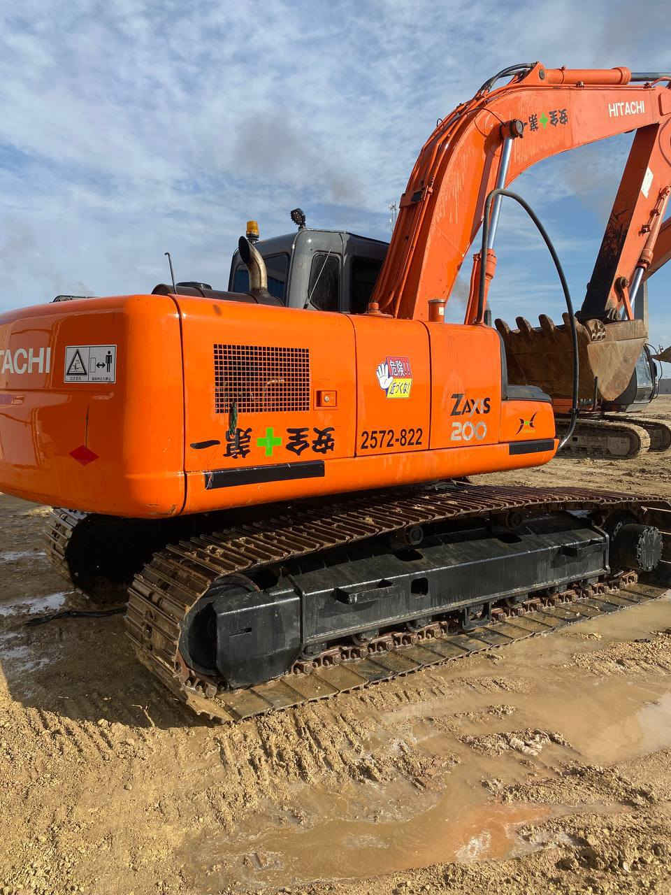 السلام عليكم حفاره زت عادي 200 للبيع مرقمه رقم قادسيه نكليزي حداديه جديده فقط مضخه مفتوحه الاستفسار والاتصال عله هاذ الرقم ***********-***********
