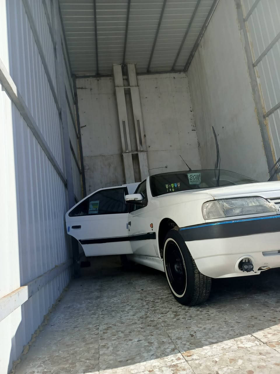 سلام عليكم بيجو 405 
لبيع موديل)(2012) 
ضرر  جوملغ مصلح بدون تبديل 
مكان نجف ابو صخير رقم( ***********)
(السعر 38 )
