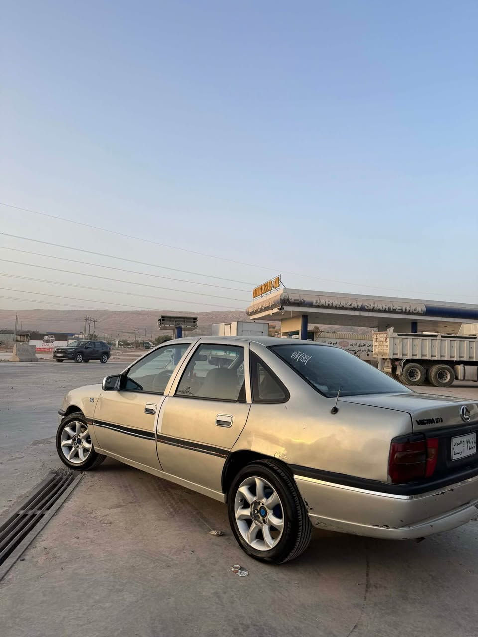 ۆپل ڤیکترا مۆدێل ١٩٩١ ئارم پلاستیکی سلێمانی بەشەرتی هەمو شتێک گێر و مەکینە بەشەرت سبوغ عام بۆ جوانی بێ لێدران 29 گالا و کەمێک مەجال شوێن کۆیە
*********** كويسينجاك, أربيل
