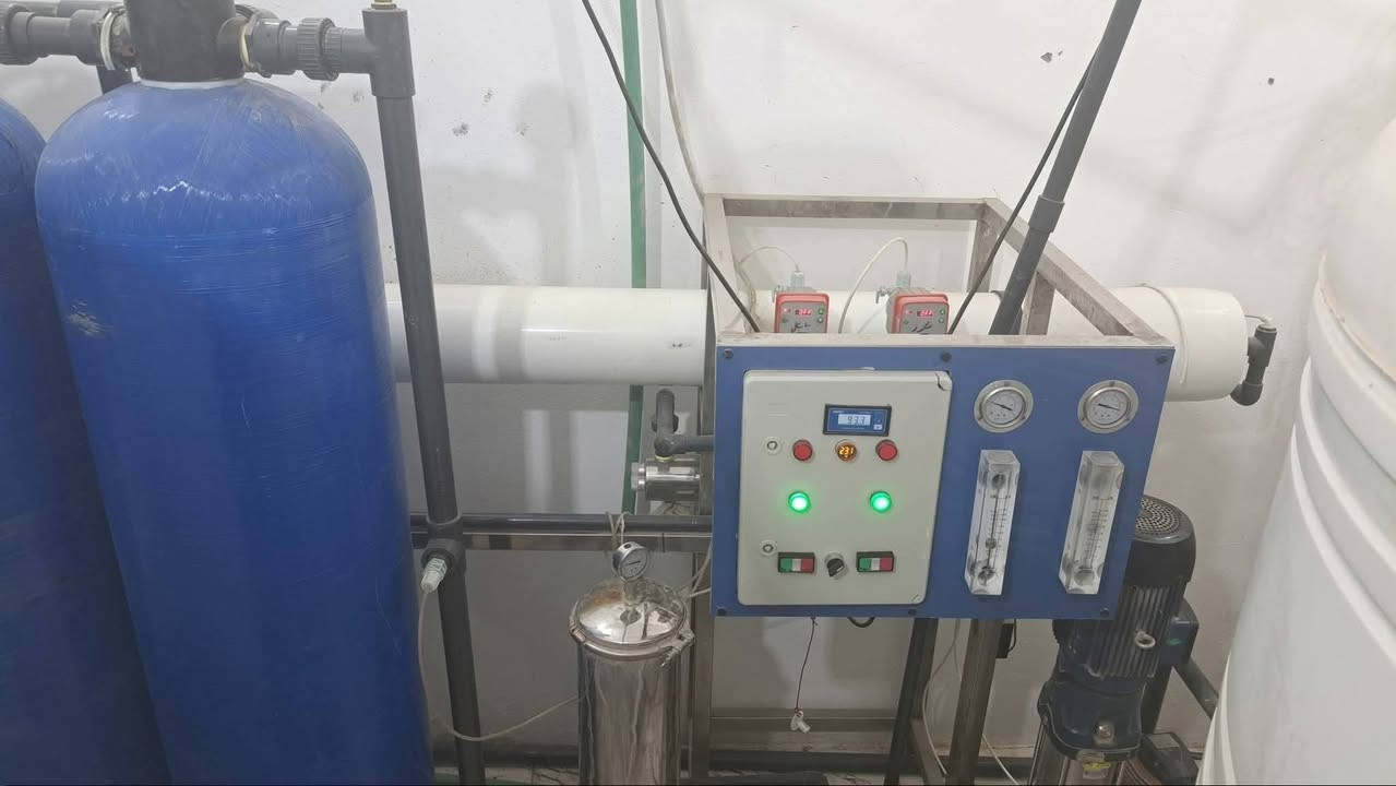 السلام عليكم تصفية واحد متر للبيع
مع تانكي عدد ٢ واحد ٥٠٠٠ والثاني ١٠٠٠٠


**إذا كنت صاحب هذا الإعلان وتريد حذفه لأي سبب، رجاءا أرسل رسالة إلى الدعم الفني**