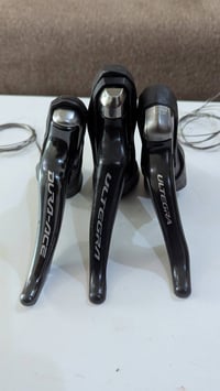 مانيت يمين Ultegra • مانيت يسار Dura-Ace • 11 سرعات