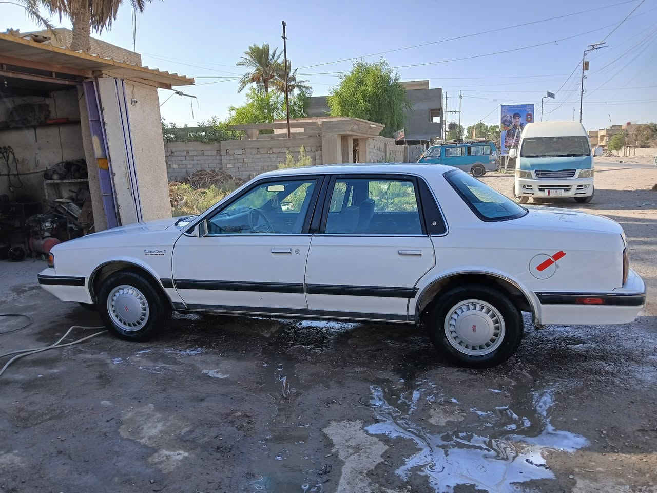 السلام عليكم اولدز للبيع موديل ٩٠ رقم انكليزي بغداد بسمي السياره نظيفه وجاهزه تبريد شغال بيهه صبغ فقط قماره وجنطه اثر جراد بدون معجون *********** وتساب   مكاني بغداد السعر ٥٠ وبيهه مجال
