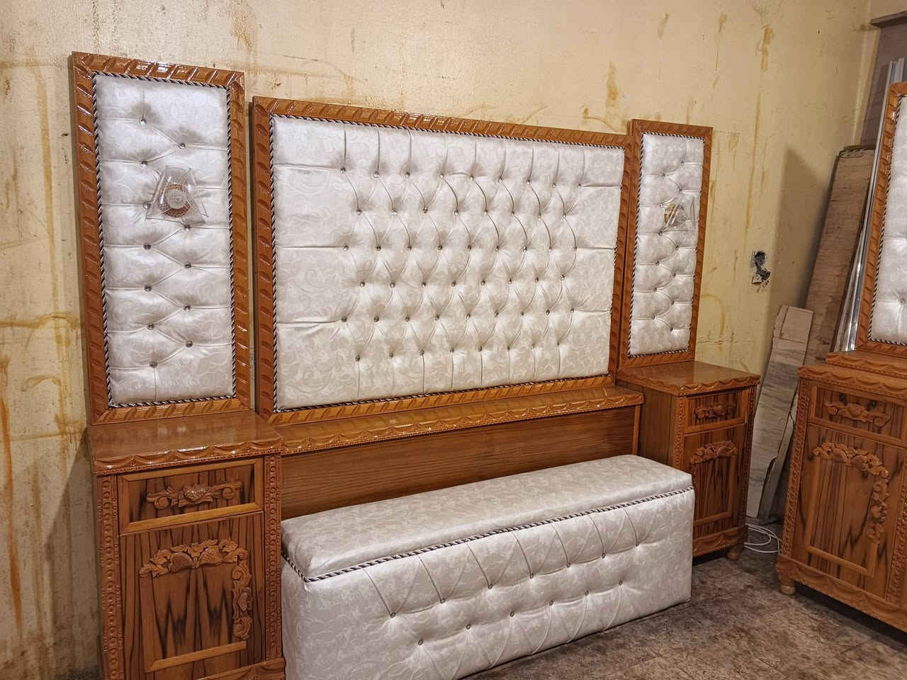 غرفه مستعمل اخو الجديد تفصيل مو سوقيه خشب جديد نضافتها 95% موقع حي الصديق خلف مرطبات البحرين مقابيل مجمع الاوربي  
***********
***********
***********
