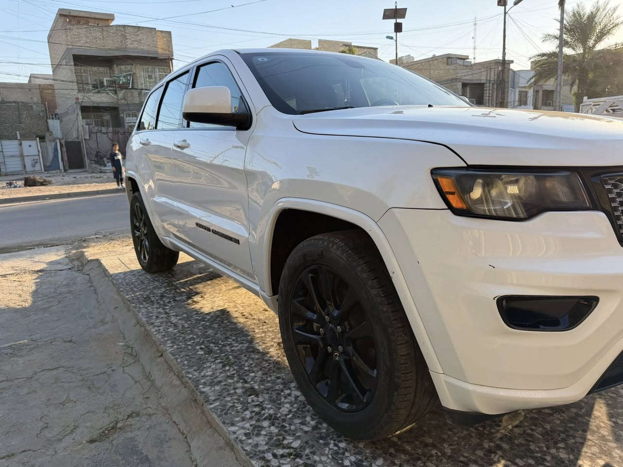 السلام عليكم

جيب بلاك توب للبيع

 محرك 6 سلندر 3600

الموديل  2020

ماشيه 62 الف 

لون ابيض

رقم بغداد 

وارد امريكي 

حادثها بسيط 

صور الحادث مرفقة بالمنشور

كير مكينه مكفول

-بصمة تشغيل وابواب

-جنطة كهرباء

-حساس خلفي

-رادار جانبي

-نقطة عمياء 

-تدفئة المقاعد الامامية

كرسي السائق كهرباء

-تدفئة المقود

-المقاعد جلد

-نظام قيادة اقتصادي ورياضي وعادي

-شاشة كبيرة 
 
-نظام الملاحة والخرائط

 -مرآة تعتيم عاكسة للضوء داخلية وجانبية

-اطارات حجم 20 اصلي

السعر 240  وبيها مجال

العنوان بغداد - الشعلة

الاستفسار
***********
