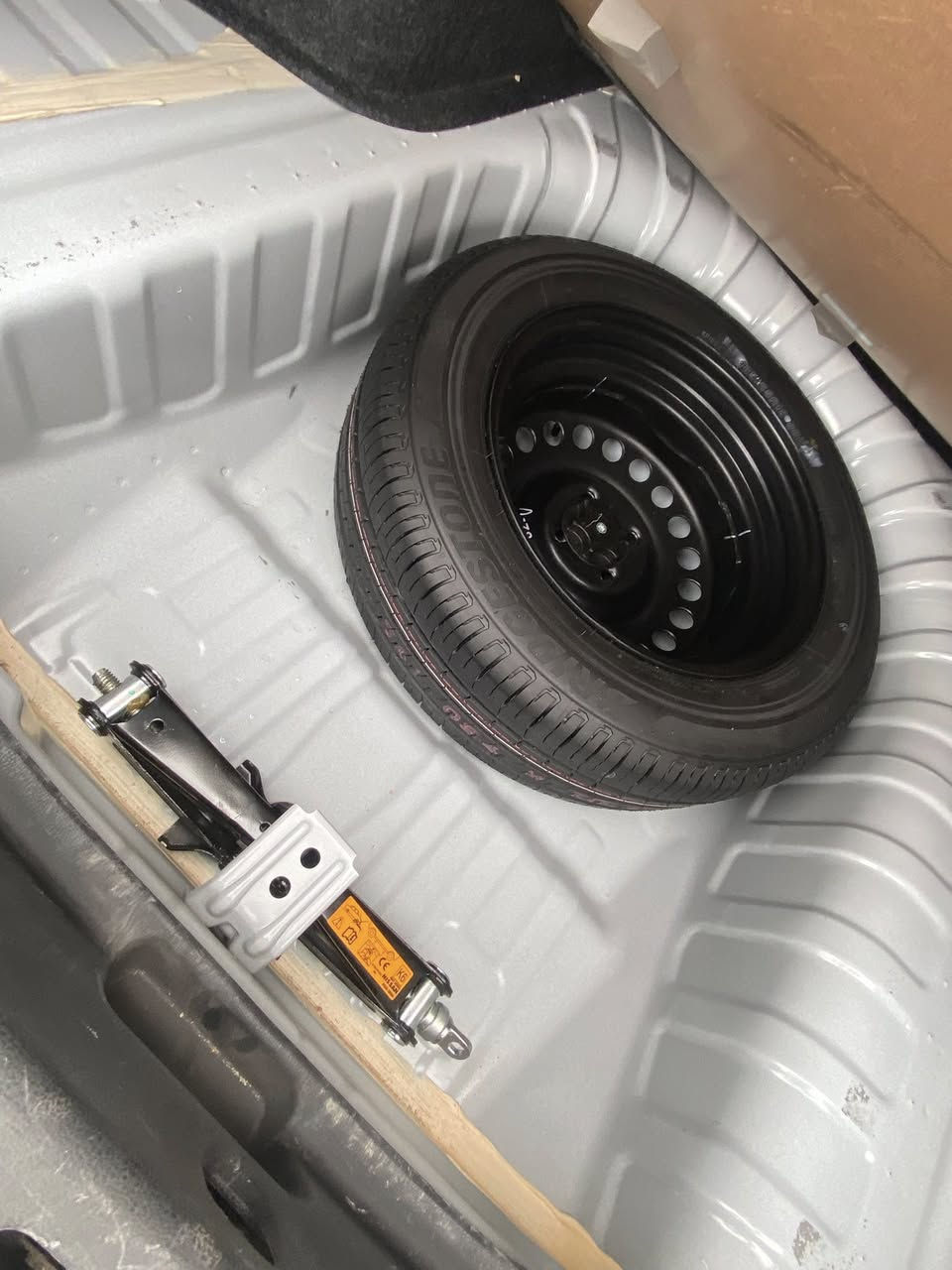 نيسان صني مديل 2024  ماشيه عشرتالاف ام البليته الزركه ضمان شركة السور 
كفاله عامه من الزلغ والبارد فقط بنيد تبدل نفس لون اثر طخه السعر 118 وبيها مجال قليل مكان البصره حي المهندسين  رقم الهاتف ***********
